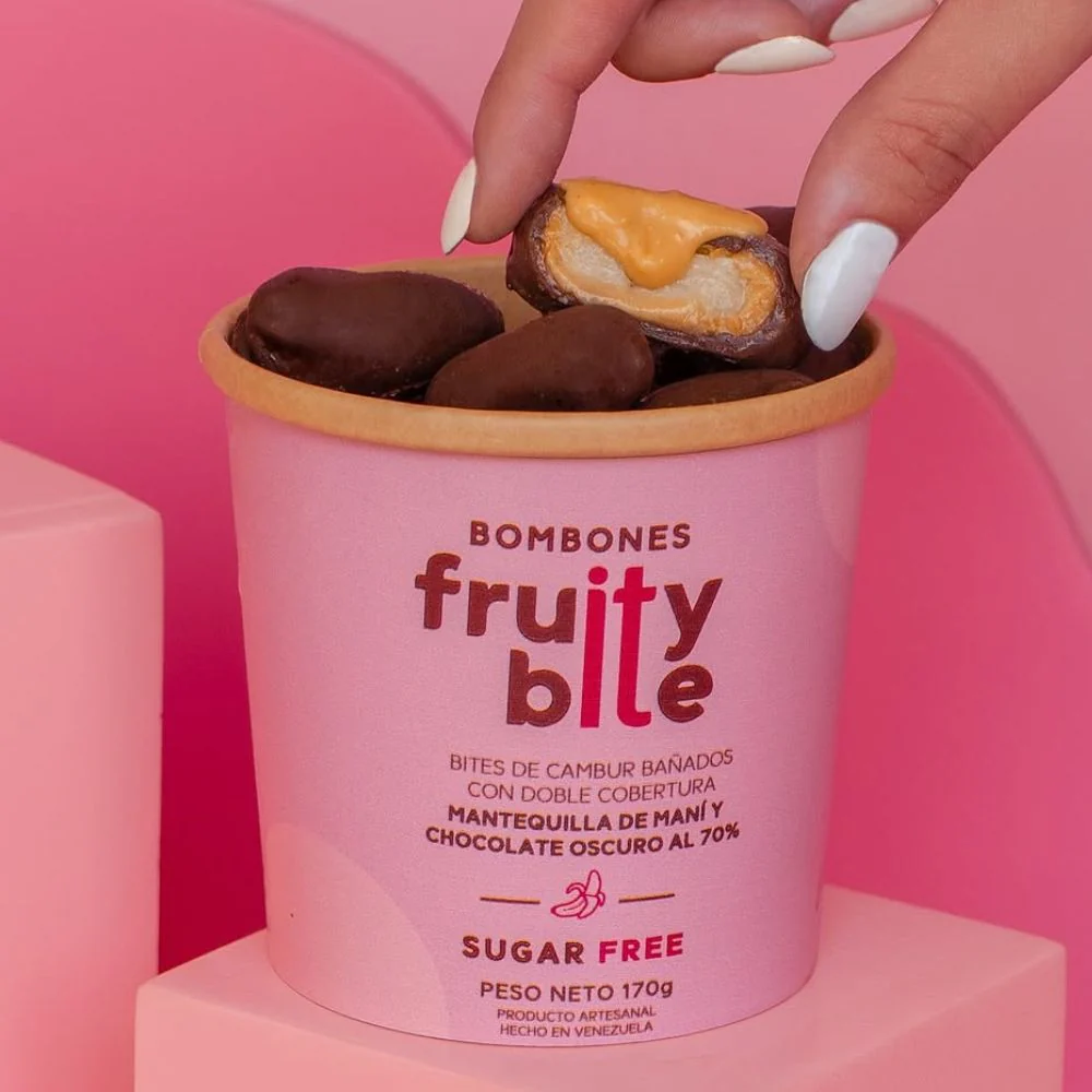 Fruity Bites Sugar Free Bites de Cambur Bañados con Doble Cobertura Mantequilla de Mani y Chocolate Oscuro al 70%  170gr