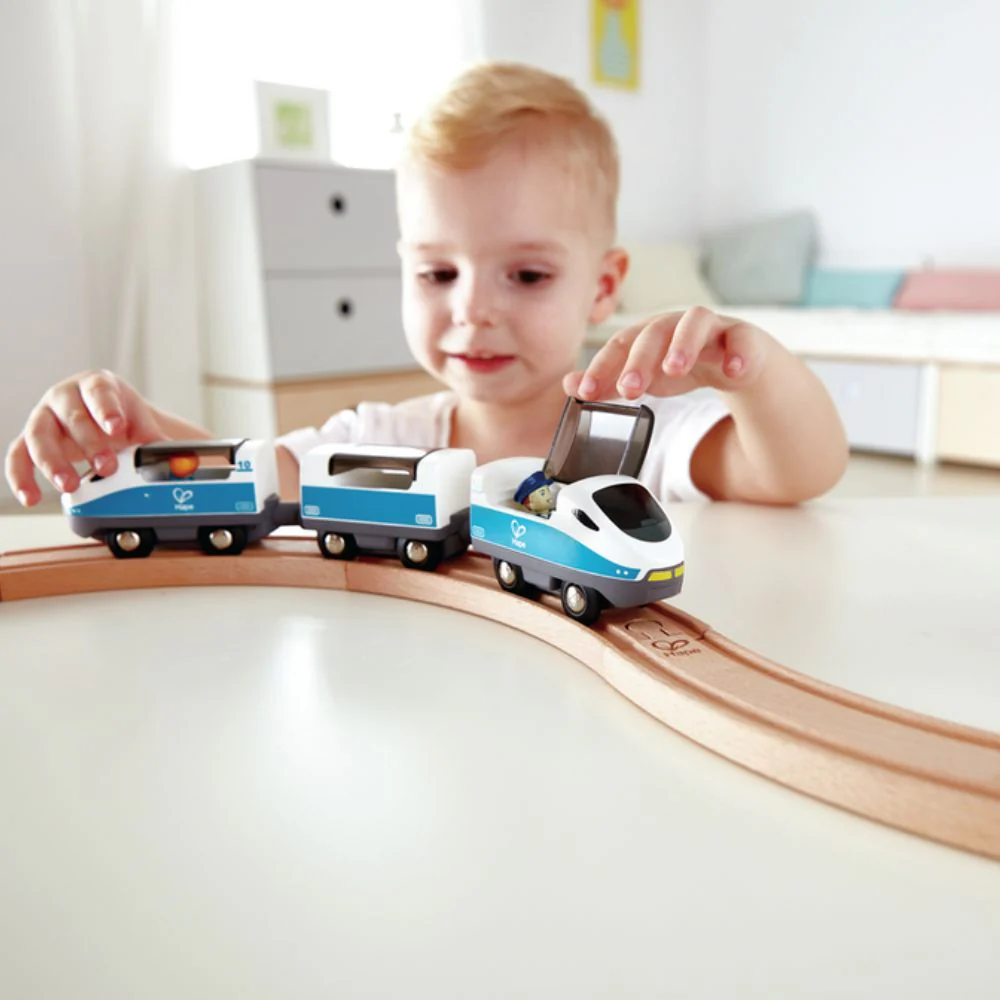 Hape Passenger Train Set 3+ - Image 4