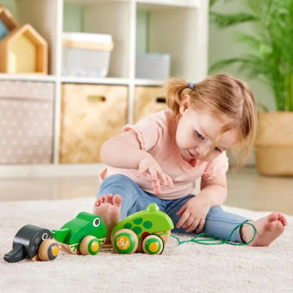 Hape Pull Along Frog Family 12m+ - Image 2