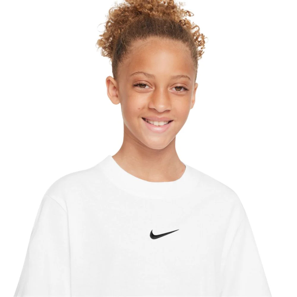 Nike Franela Sportwear Essential Para Niñas - Image 3