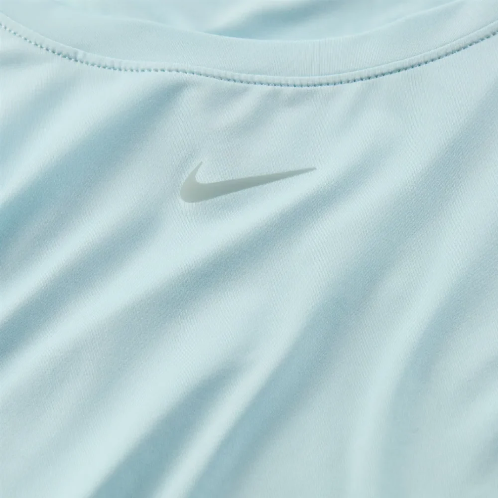 Nike One Classic Franela Deportiva para Damas - Image 5